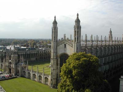 vue de la porte d'entre (Gatehouse) et de la chapelle du King's College